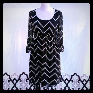 Chevron dress silky roll up sleeve black maternity